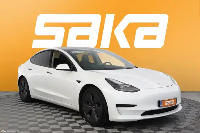 Valkoinen Sedan, Tesla Model 3 – VAR-80511