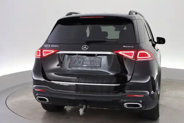 Musta Maastoauto, Mercedes-Benz GLE – VAR-81328