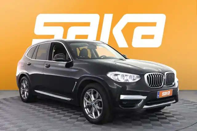 Musta Maastoauto, BMW X3 – VAR-81702