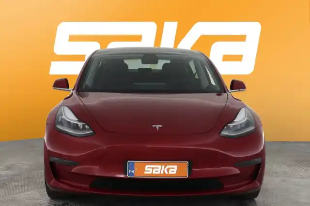 Punainen Sedan, Tesla Model 3 – VAR-82069