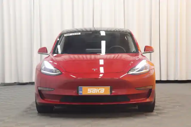 Punainen Sedan, Tesla Model 3 – VAR-82069