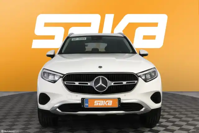Valkoinen Maastoauto, Mercedes-Benz GLC – VAR-82132