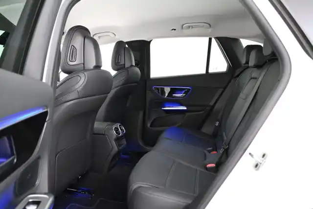 Valkoinen Maastoauto, Mercedes-Benz GLC – VAR-82132