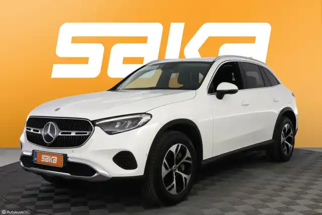 Valkoinen Maastoauto, Mercedes-Benz GLC – VAR-82132