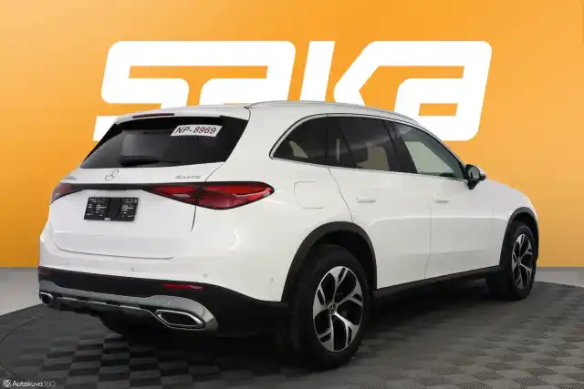 Valkoinen Maastoauto, Mercedes-Benz GLC – VAR-82132