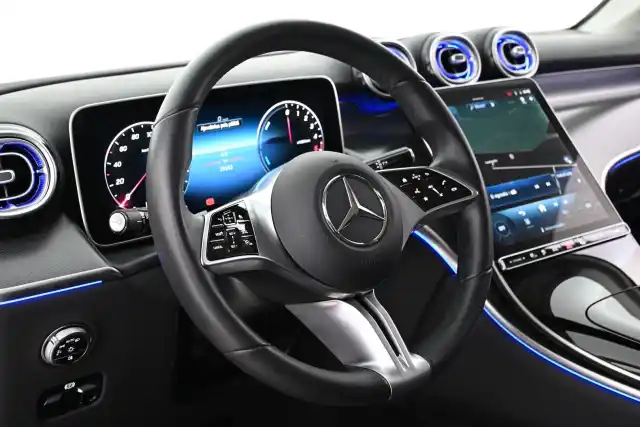 Valkoinen Maastoauto, Mercedes-Benz GLC – VAR-82132