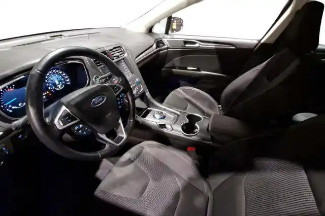Valkoinen Farmari, Ford Mondeo – VAR-82196