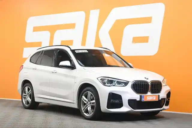 Valkoinen Maastoauto, BMW X1 – VAR-82260