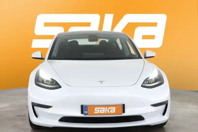 Valkoinen Sedan, Tesla Model 3 – VAR-82306