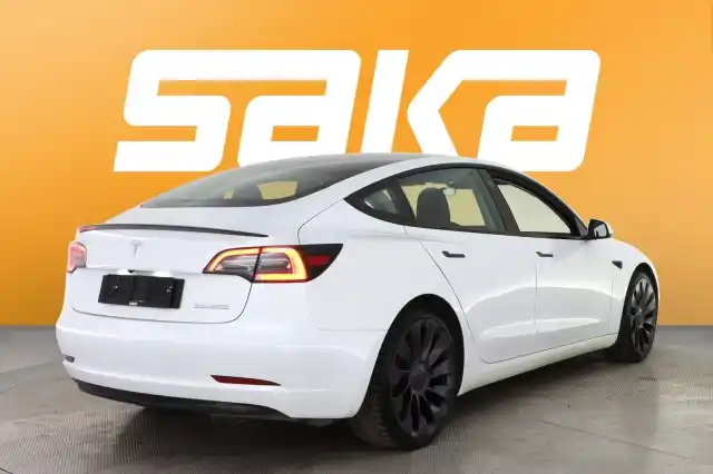 Valkoinen Sedan, Tesla Model 3 – VAR-82306