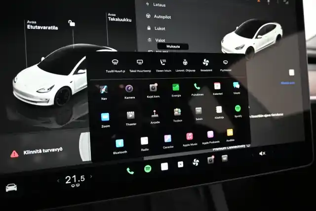 Valkoinen Sedan, Tesla Model 3 – VAR-82306