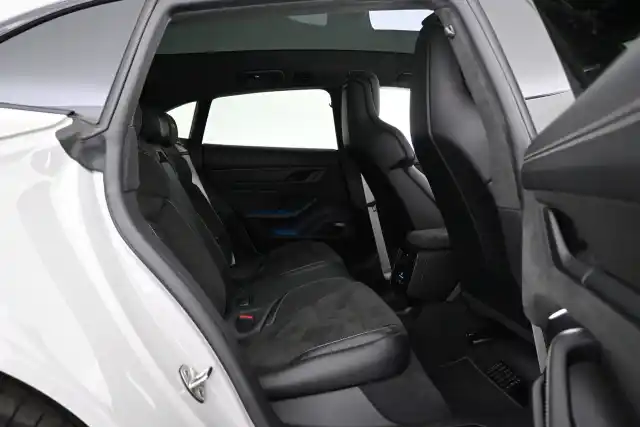 Harmaa Farmari, Porsche Taycan – VAR-82316