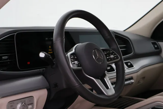 Musta Maastoauto, Mercedes-Benz GLE – VAR-82390
