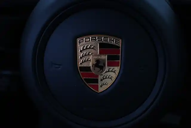 Valkoinen Farmari, Porsche Taycan – VAR-82734