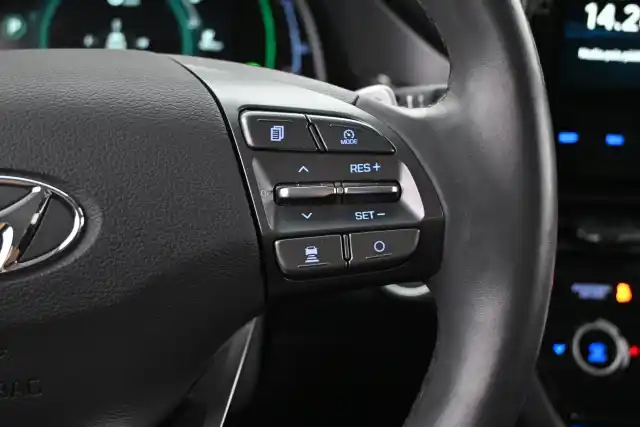 Valkoinen Viistoperä, Hyundai IONIQ electric – VAR-82804