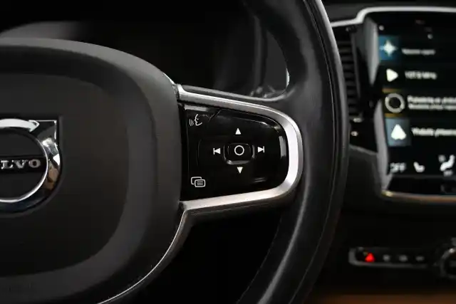 Sininen Maastoauto, Volvo XC90 – VAR-828051