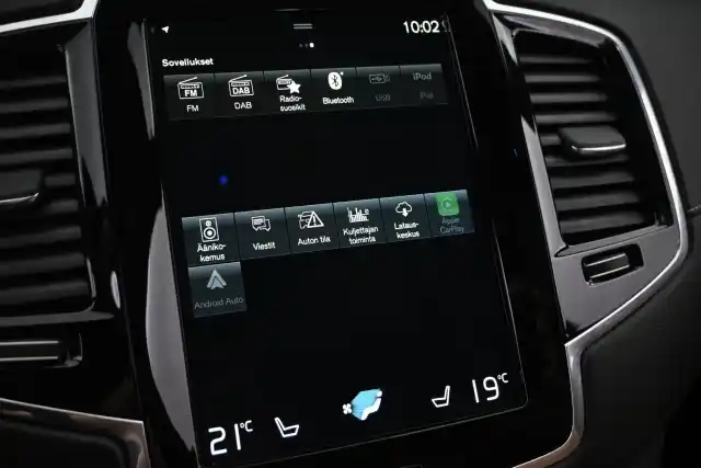 Sininen Maastoauto, Volvo XC90 – VAR-828051