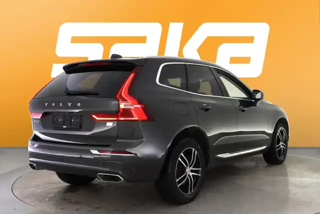 Harmaa Maastoauto, Volvo XC60 – VAR-82857