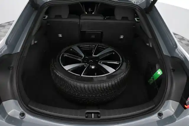 Harmaa Sedan, Polestar 2 – VAR-82863