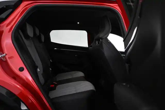 Vihreä Maastoauto, Renault Megane – VAR-83132