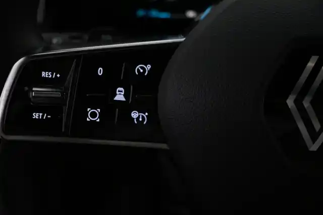 Vihreä Maastoauto, Renault Megane – VAR-83132