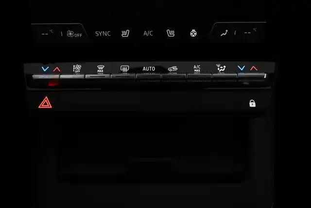 Vihreä Maastoauto, Renault Megane – VAR-83132