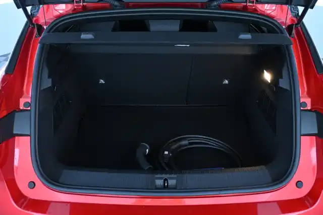 Vihreä Maastoauto, Renault Megane – VAR-83132