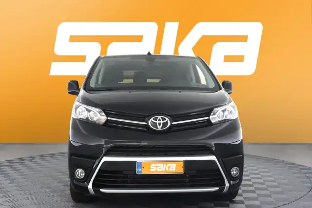 Musta Tila-auto, Toyota Proace EV – VAR-83349