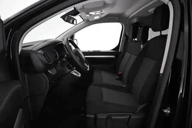 Musta Tila-auto, Toyota Proace EV – VAR-83349