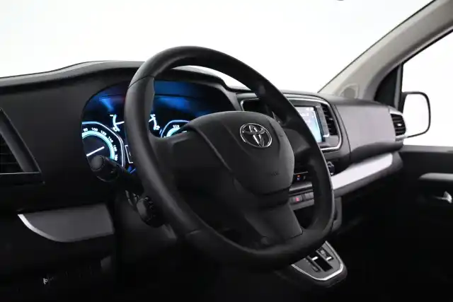 Musta Tila-auto, Toyota Proace EV – VAR-83349