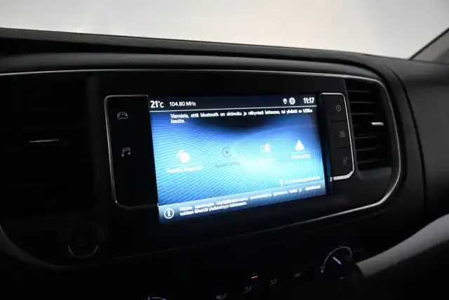 Musta Tila-auto, Toyota Proace EV – VAR-83349