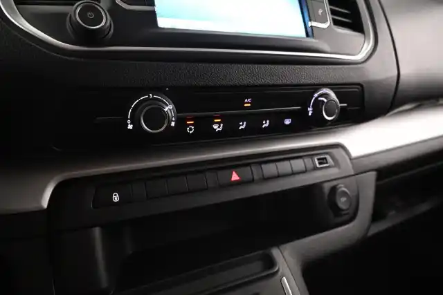 Musta Tila-auto, Toyota Proace EV – VAR-83349