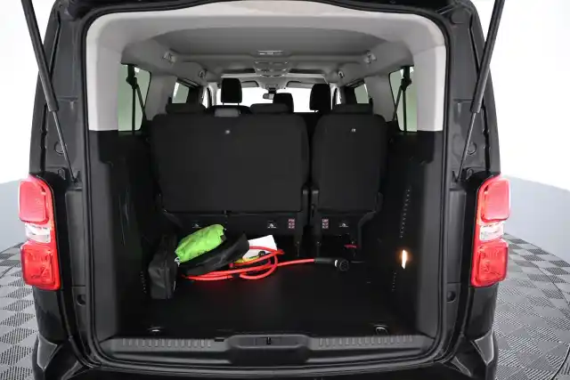 Musta Tila-auto, Toyota Proace EV – VAR-83349