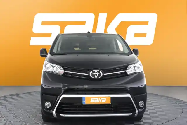 Musta Tila-auto, Toyota Proace EV – VAR-83350