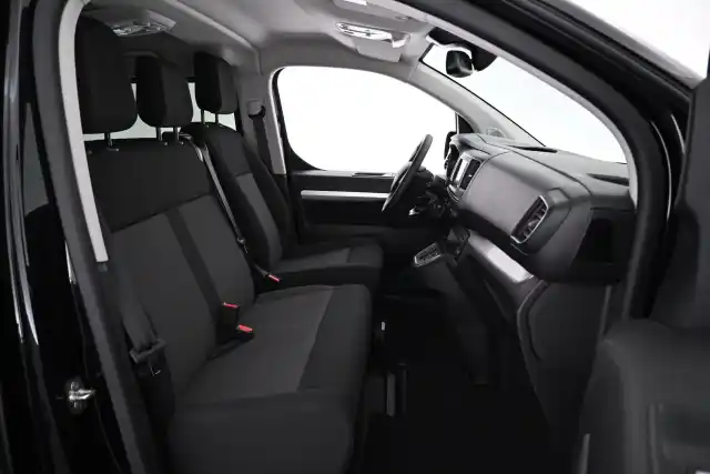 Musta Tila-auto, Toyota Proace EV – VAR-83350