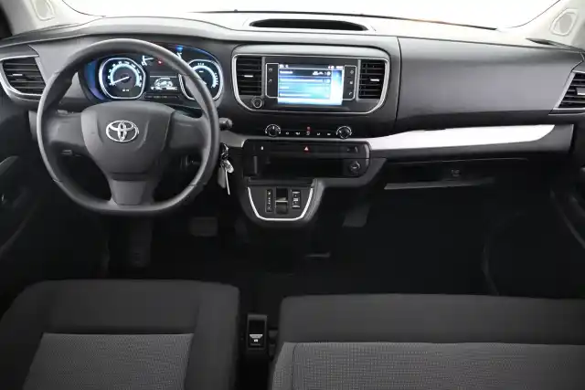 Musta Tila-auto, Toyota Proace EV – VAR-83350