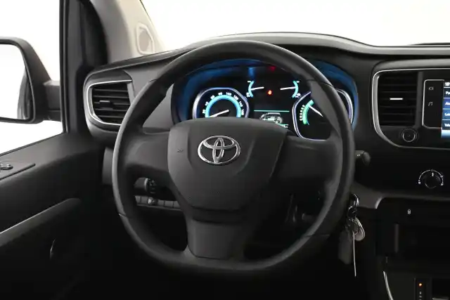 Musta Tila-auto, Toyota Proace EV – VAR-83350