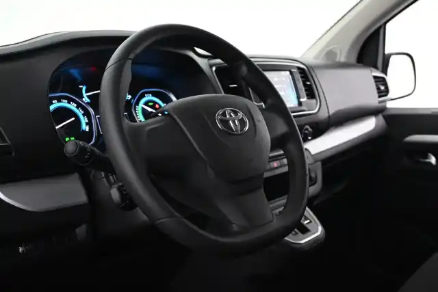 Musta Tila-auto, Toyota Proace EV – VAR-83350