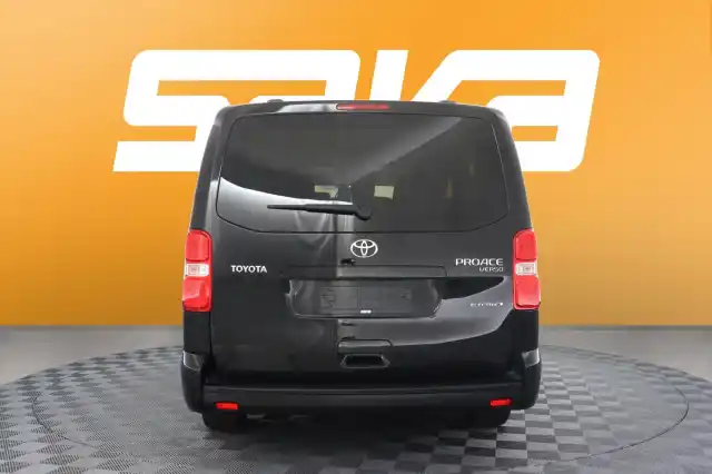 Musta Tila-auto, Toyota Proace EV – VAR-83350