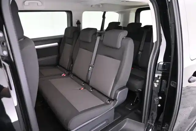 Musta Tila-auto, Toyota Proace EV – VAR-83352
