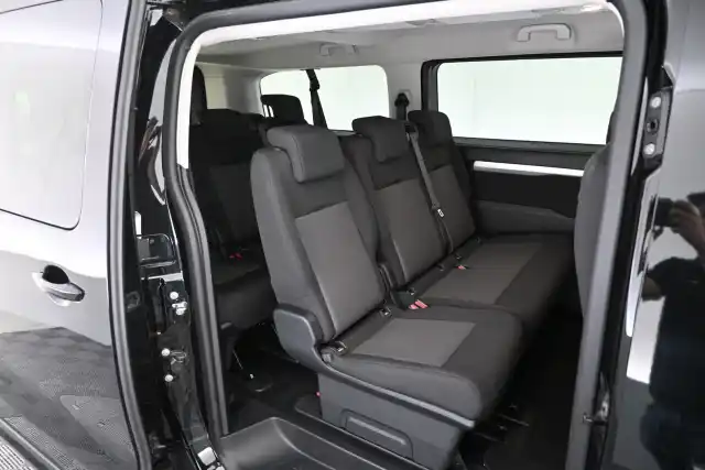 Musta Tila-auto, Toyota Proace EV – VAR-83352