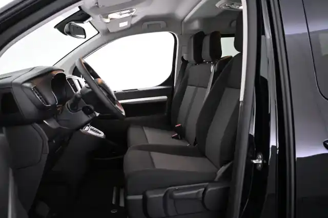 Musta Tila-auto, Toyota Proace EV – VAR-83352