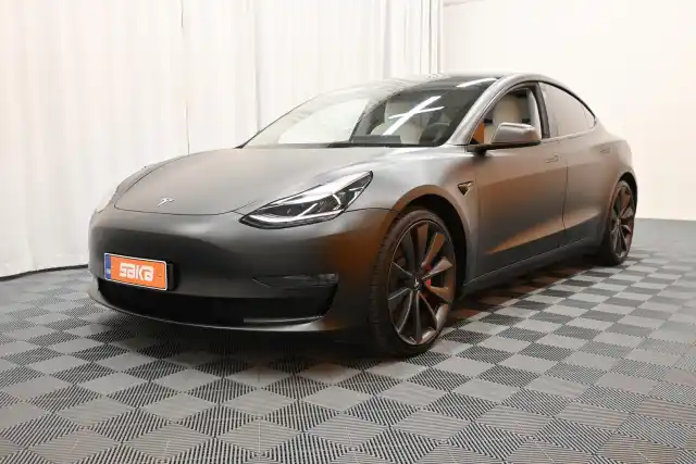 Harmaa Sedan, Tesla Model 3 – VAR-83438