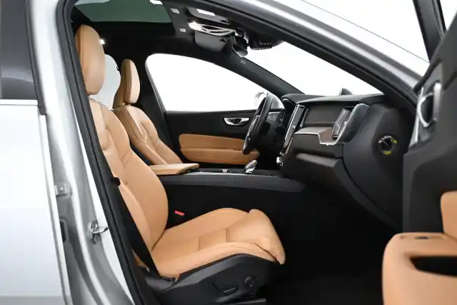 Hopea Maastoauto, Volvo XC60 – VAR-83727