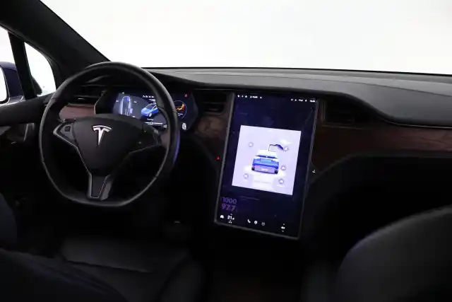 Sininen Maastoauto, Tesla Model X – VAR-84033