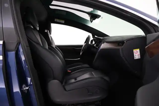 Sininen Maastoauto, Tesla Model X – VAR-84033