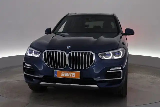 Sininen Maastoauto, BMW X5 – VAR-84229