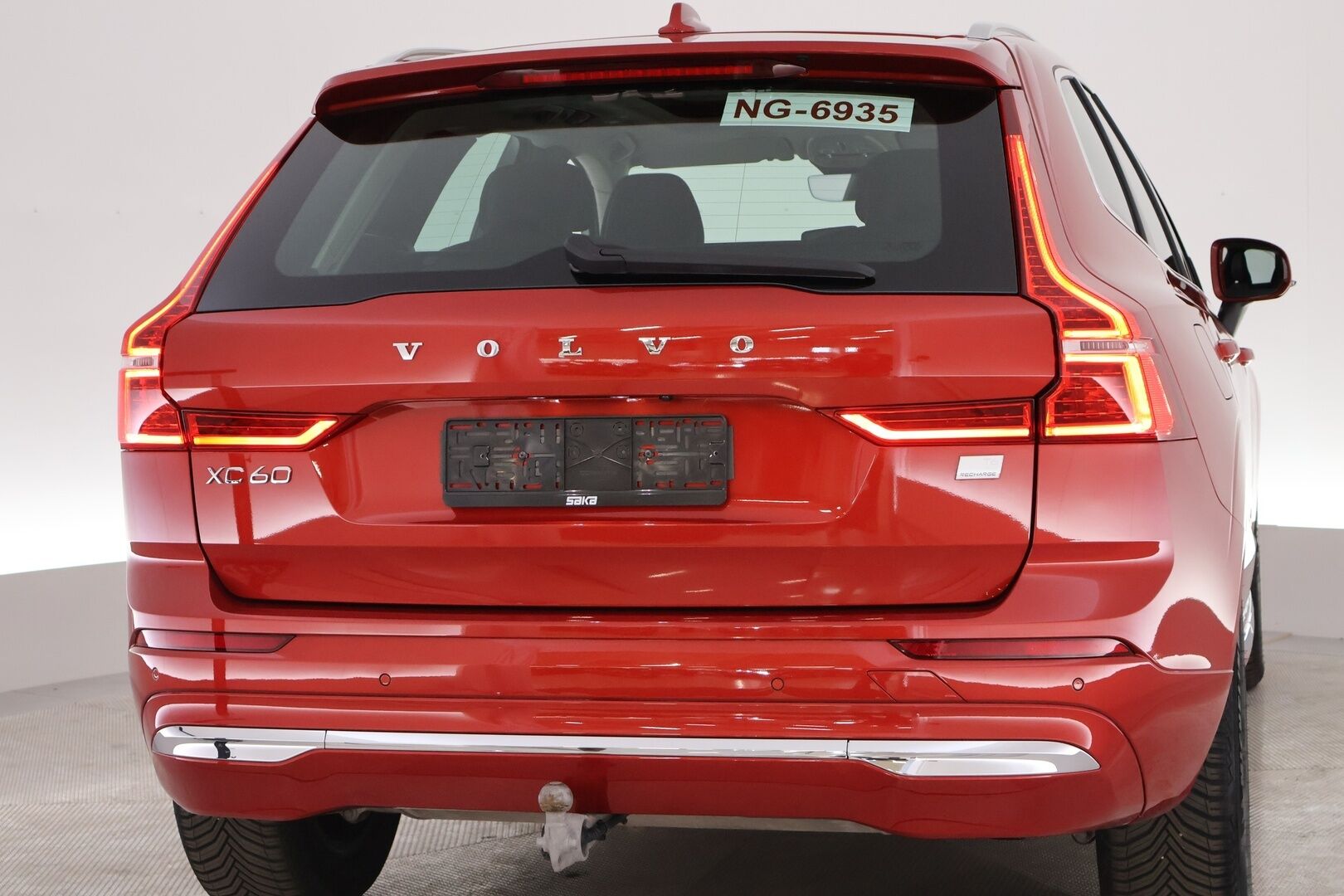 Punainen Maastoauto, Volvo XC60 – VAR-84288
