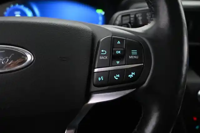 Musta Maastoauto, Ford Explorer – VAR-84327