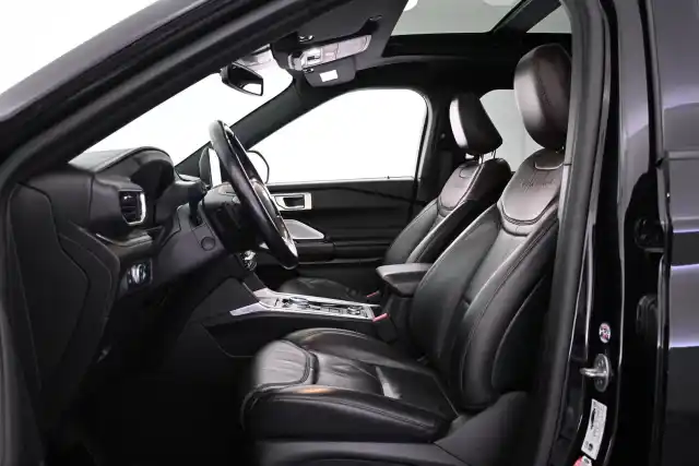 Musta Maastoauto, Ford Explorer – VAR-84327